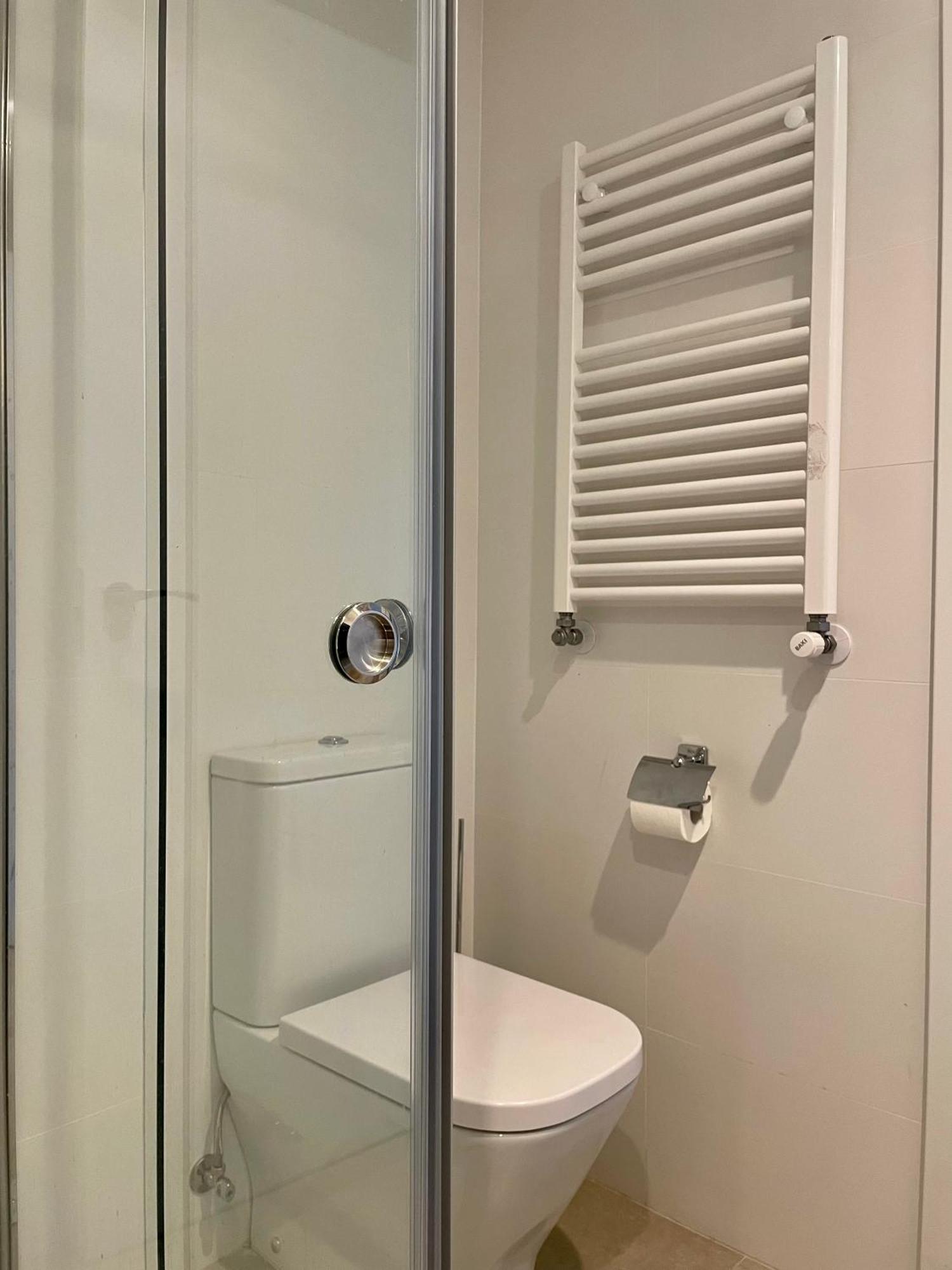 Piso De 2 Habitaciones En Centro, Zona Muy Tranquila Con Playa A 2 Min Andando Хихон Экстерьер фото