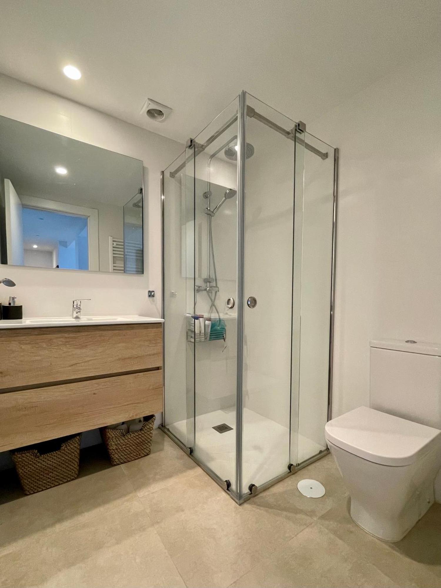 Piso De 2 Habitaciones En Centro, Zona Muy Tranquila Con Playa A 2 Min Andando Хихон Экстерьер фото