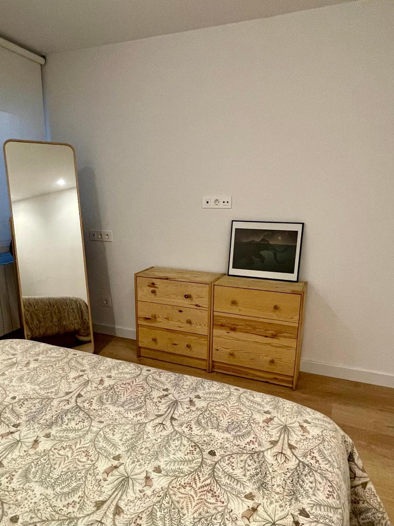 Piso De 2 Habitaciones En Centro, Zona Muy Tranquila Con Playa A 2 Min Andando Хихон Экстерьер фото